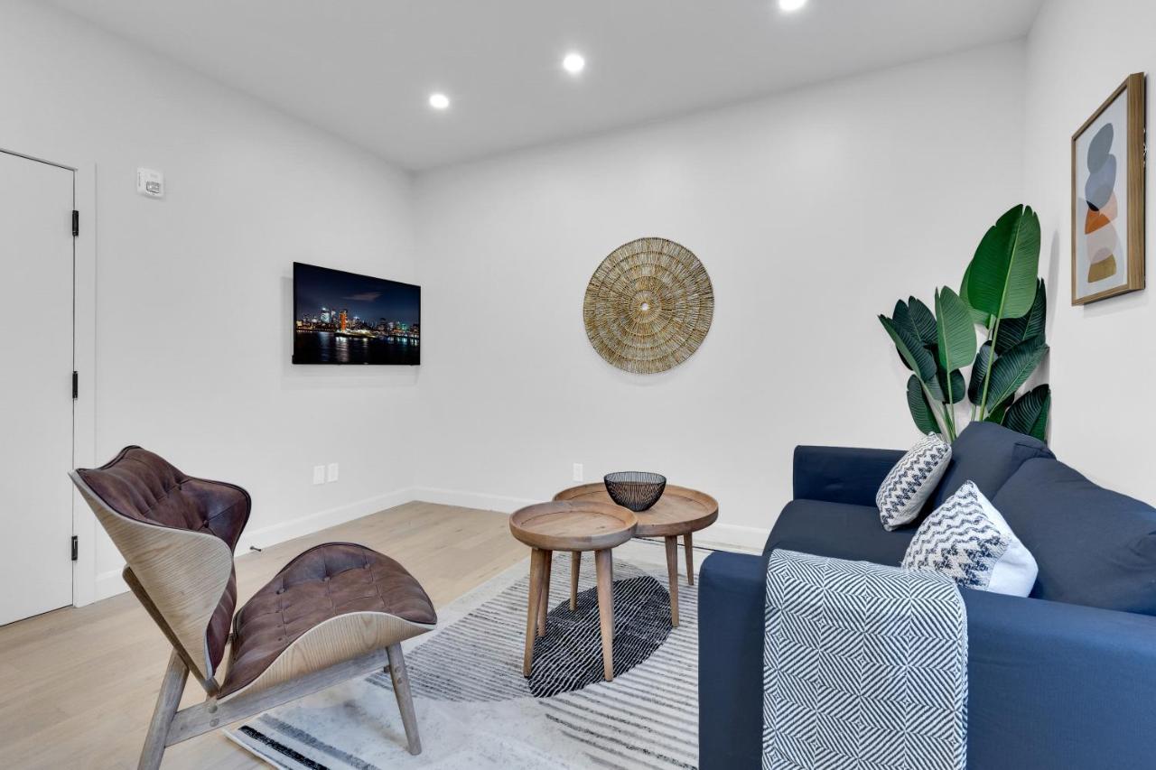 Deluxe Suites Downtown Монреал Екстериор снимка