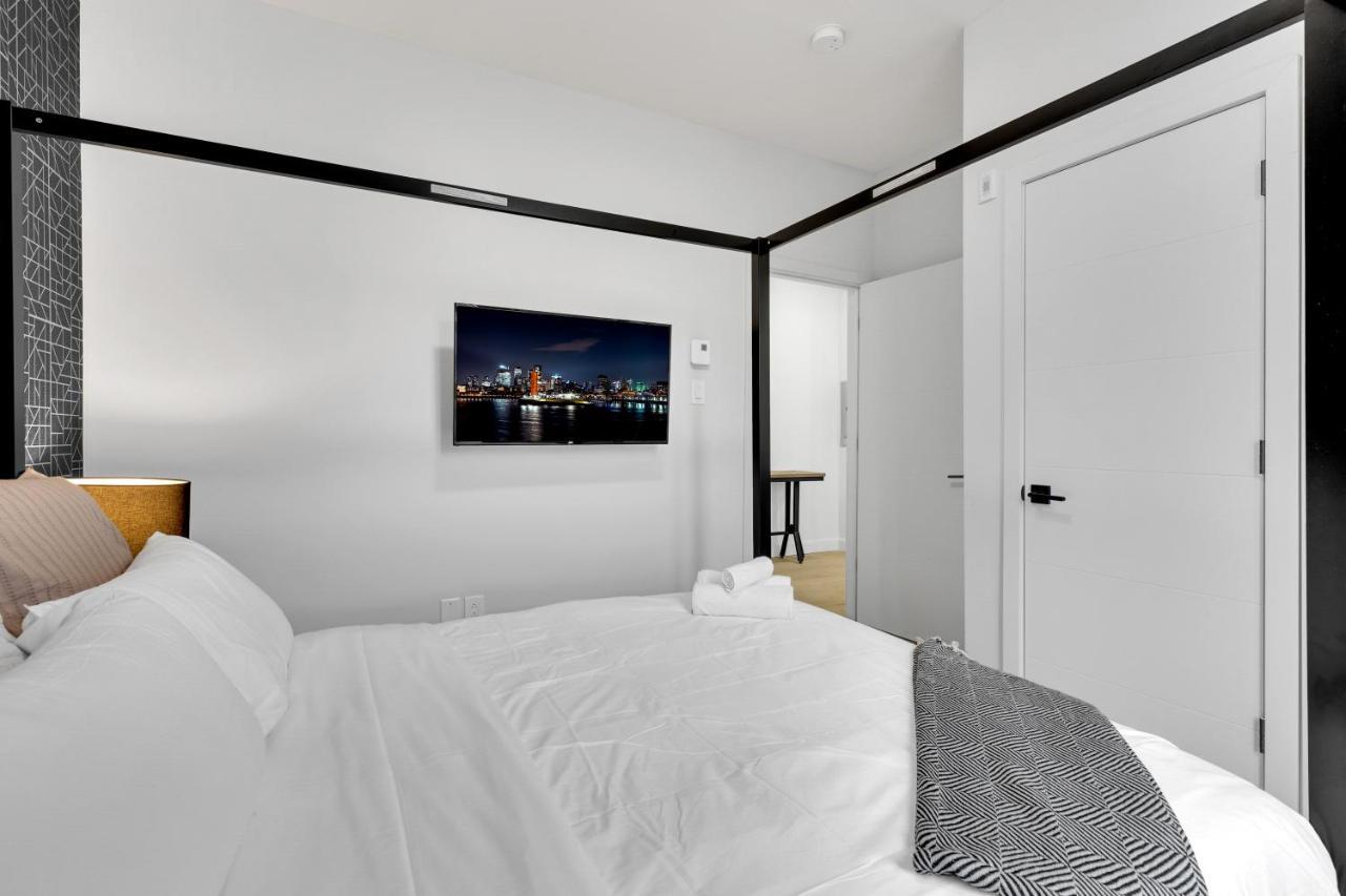 Deluxe Suites Downtown Монреал Екстериор снимка