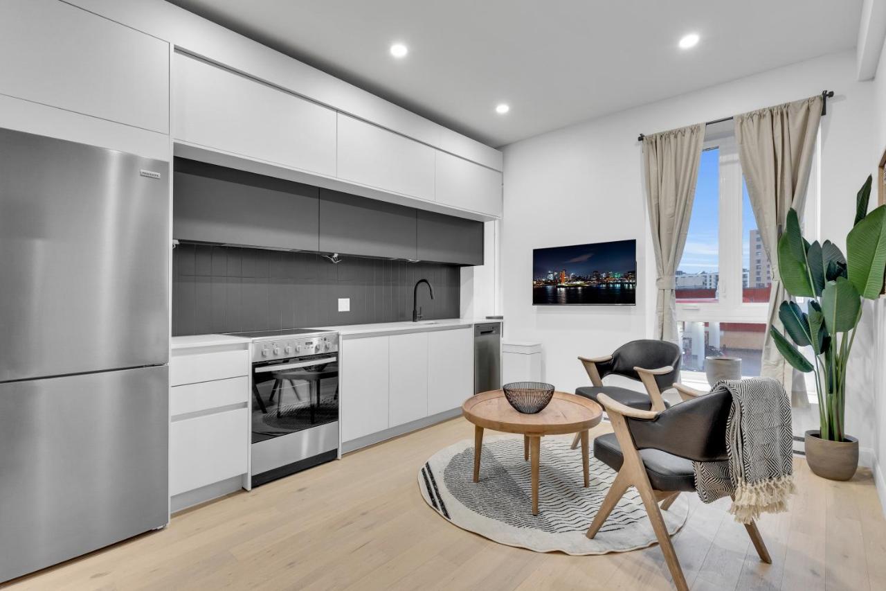 Deluxe Suites Downtown Монреал Екстериор снимка