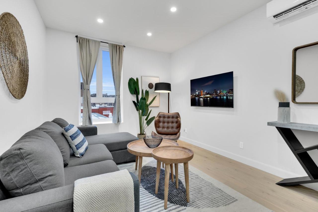 Deluxe Suites Downtown Монреал Екстериор снимка