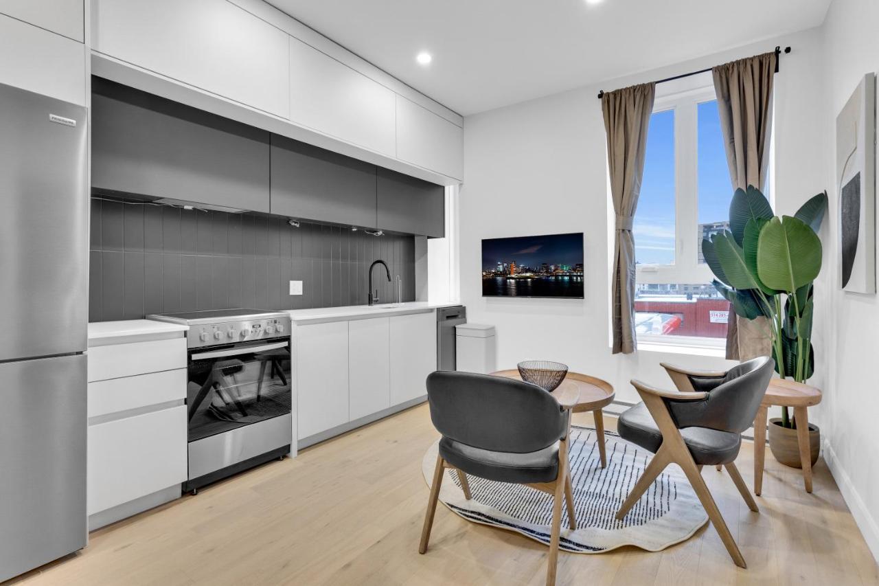 Deluxe Suites Downtown Монреал Екстериор снимка