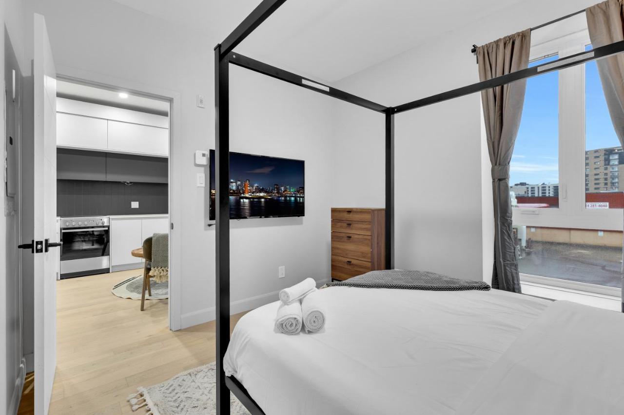 Deluxe Suites Downtown Монреал Екстериор снимка