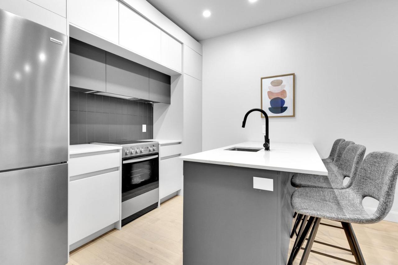 Deluxe Suites Downtown Монреал Екстериор снимка