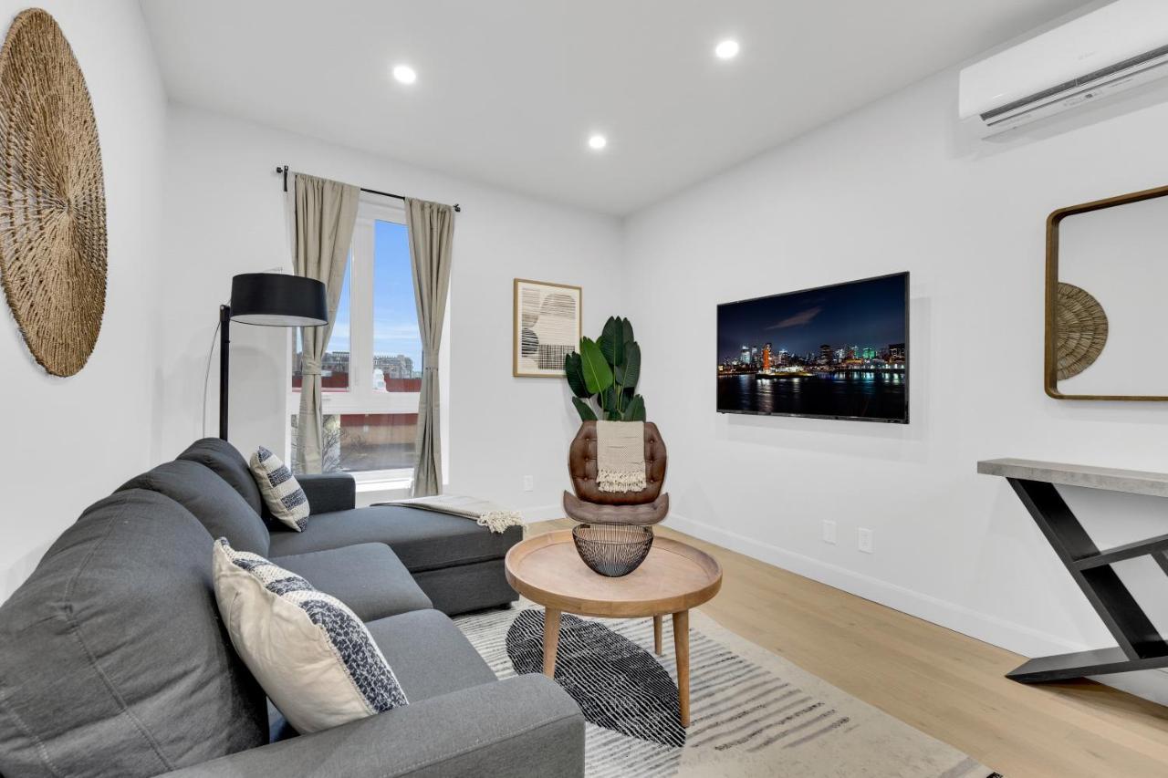 Deluxe Suites Downtown Монреал Екстериор снимка
