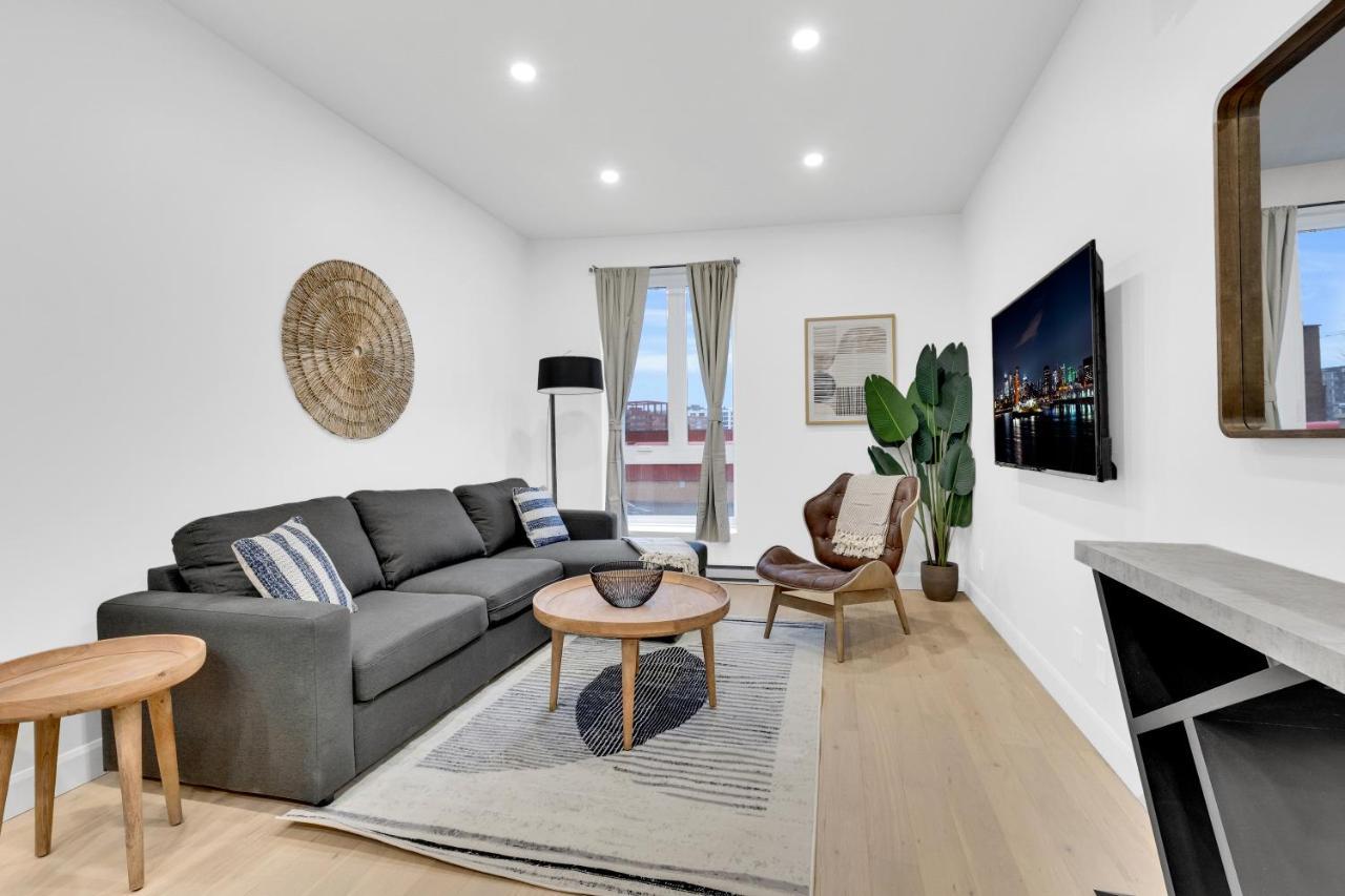 Deluxe Suites Downtown Монреал Екстериор снимка