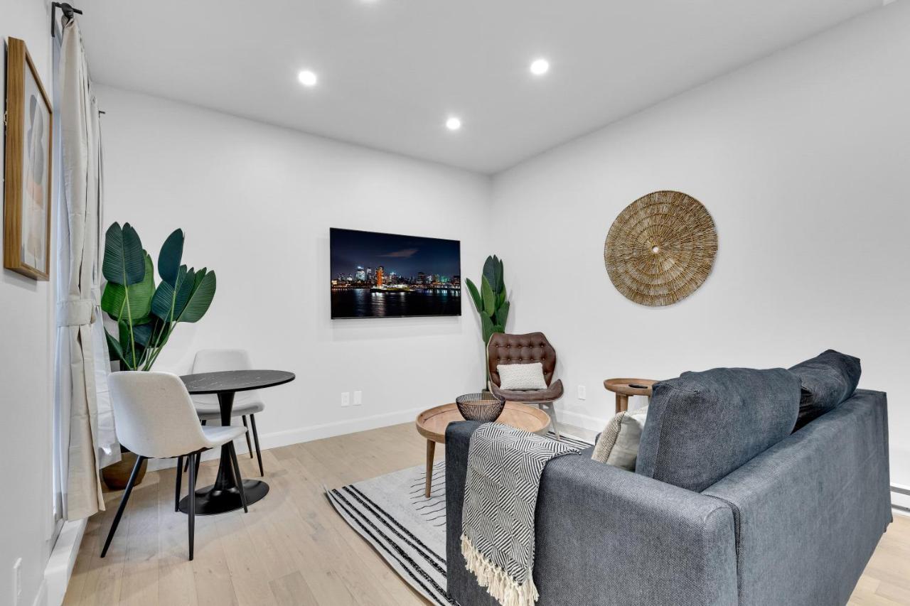 Deluxe Suites Downtown Монреал Екстериор снимка