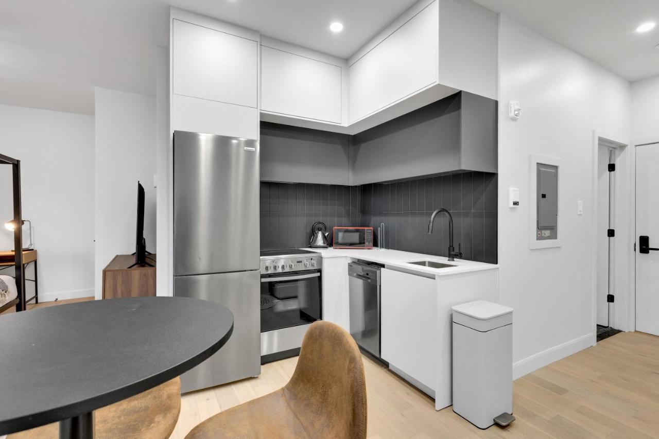 Deluxe Suites Downtown Монреал Екстериор снимка