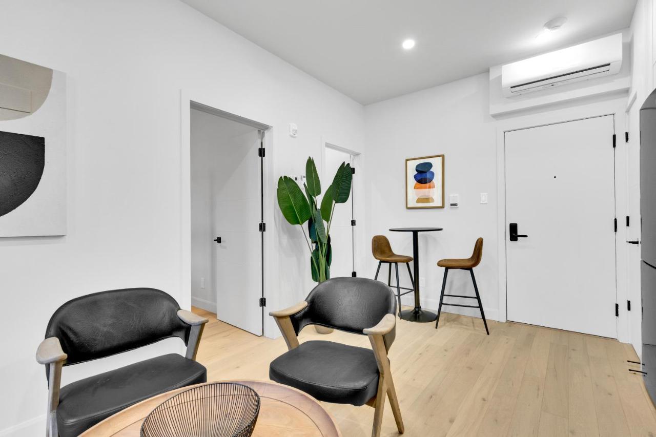 Deluxe Suites Downtown Монреал Екстериор снимка