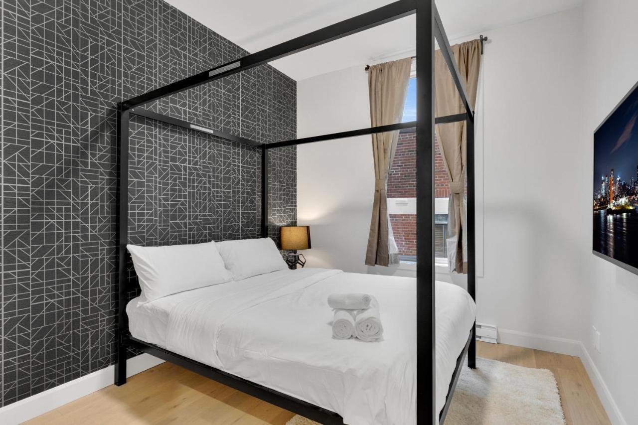 Deluxe Suites Downtown Монреал Екстериор снимка
