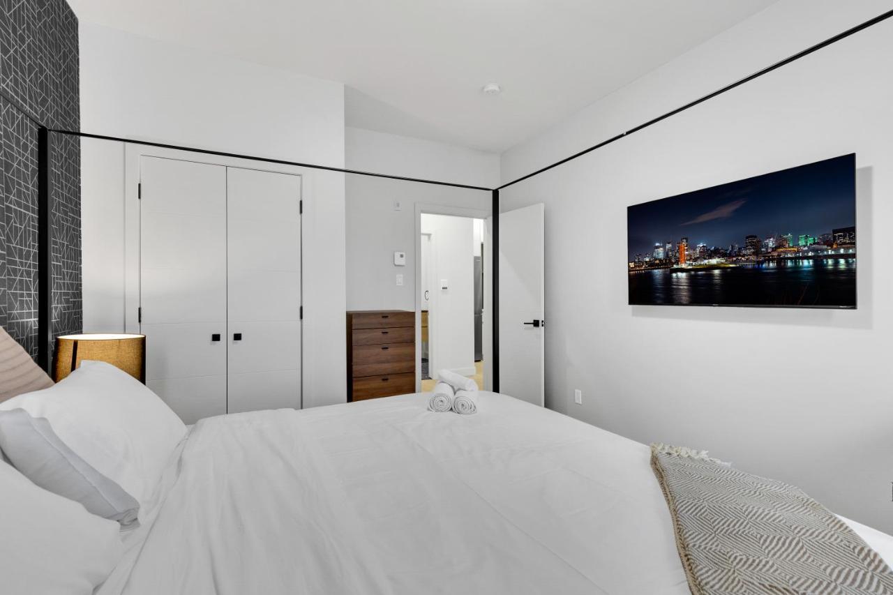 Deluxe Suites Downtown Монреал Екстериор снимка