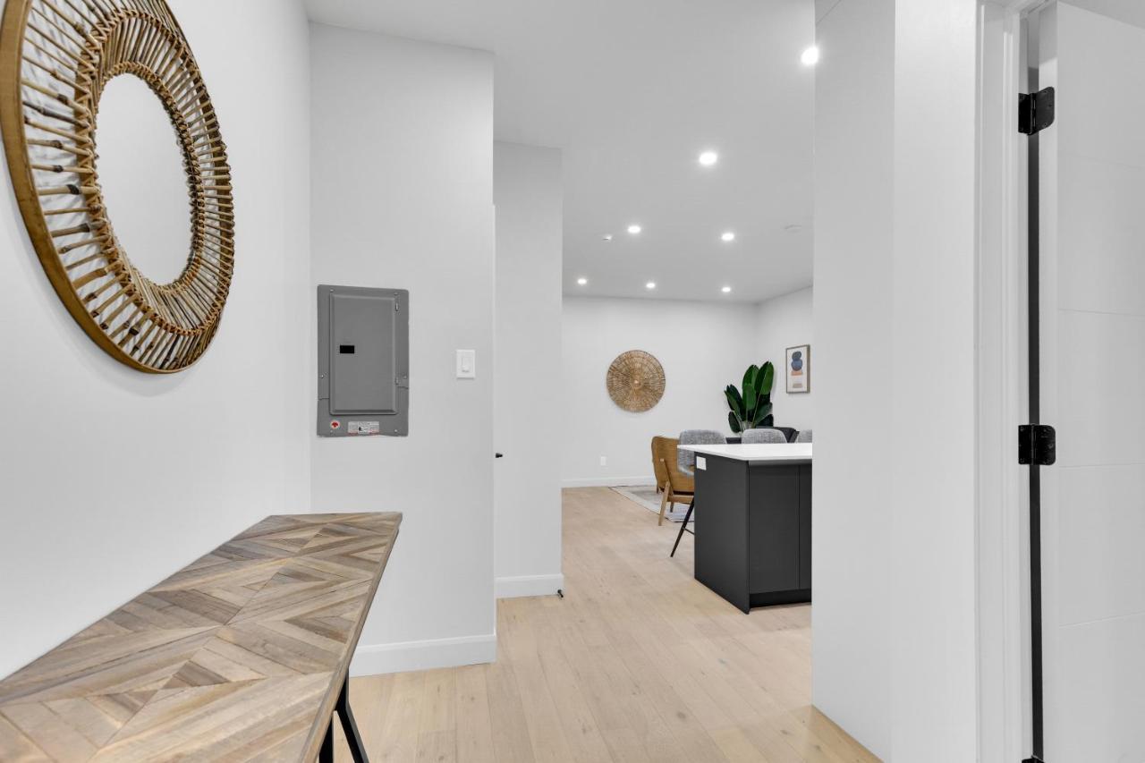 Deluxe Suites Downtown Монреал Екстериор снимка