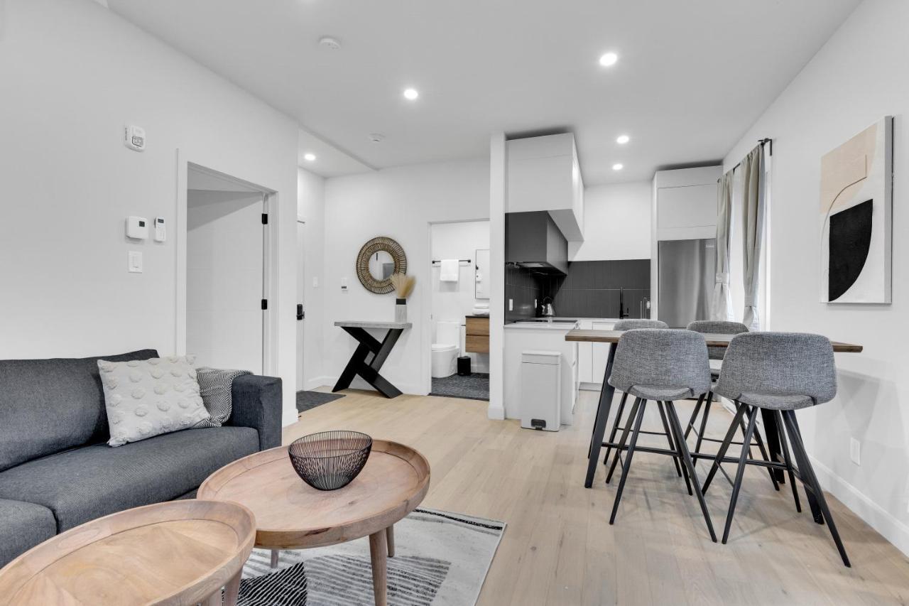 Deluxe Suites Downtown Монреал Екстериор снимка