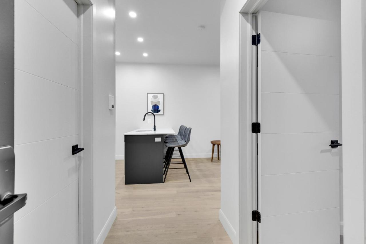 Deluxe Suites Downtown Монреал Екстериор снимка