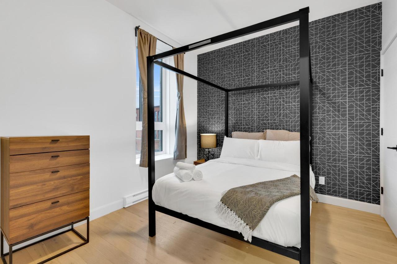 Deluxe Suites Downtown Монреал Екстериор снимка