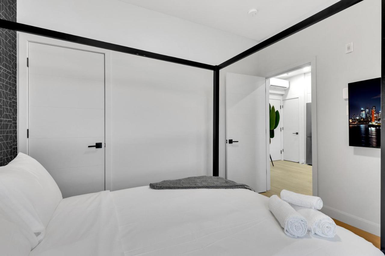 Deluxe Suites Downtown Монреал Екстериор снимка