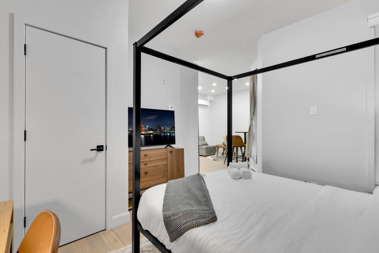 Deluxe Suites Downtown Монреал Екстериор снимка